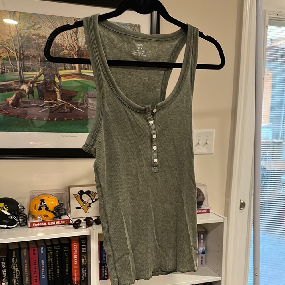 Women's Green Sleeveless Top